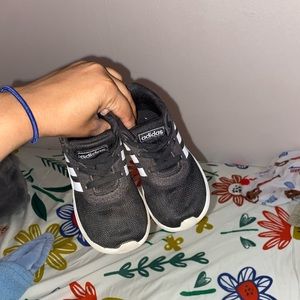 Toddlers sneakers